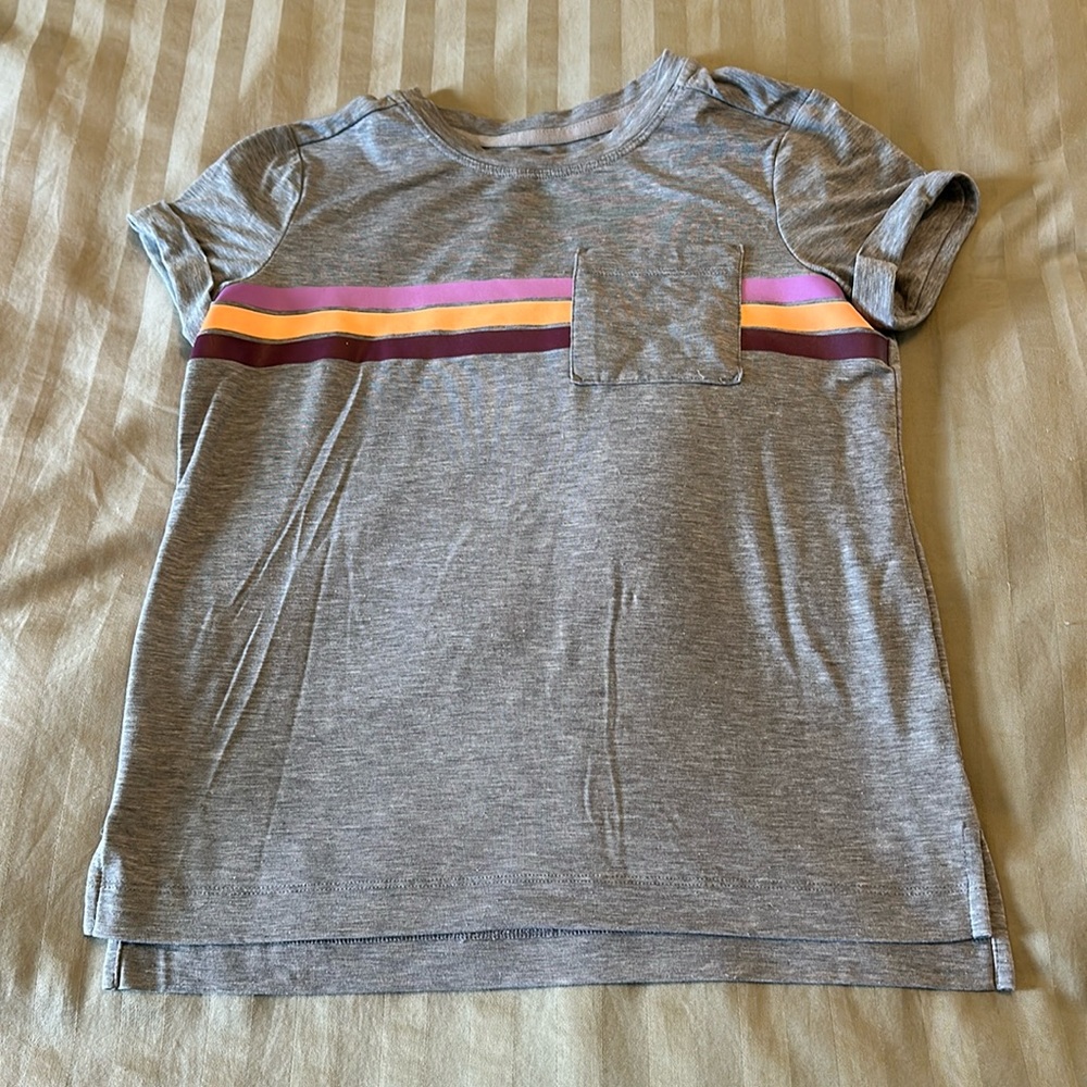 Athleta Girl short sleeve tee - size M 8/10